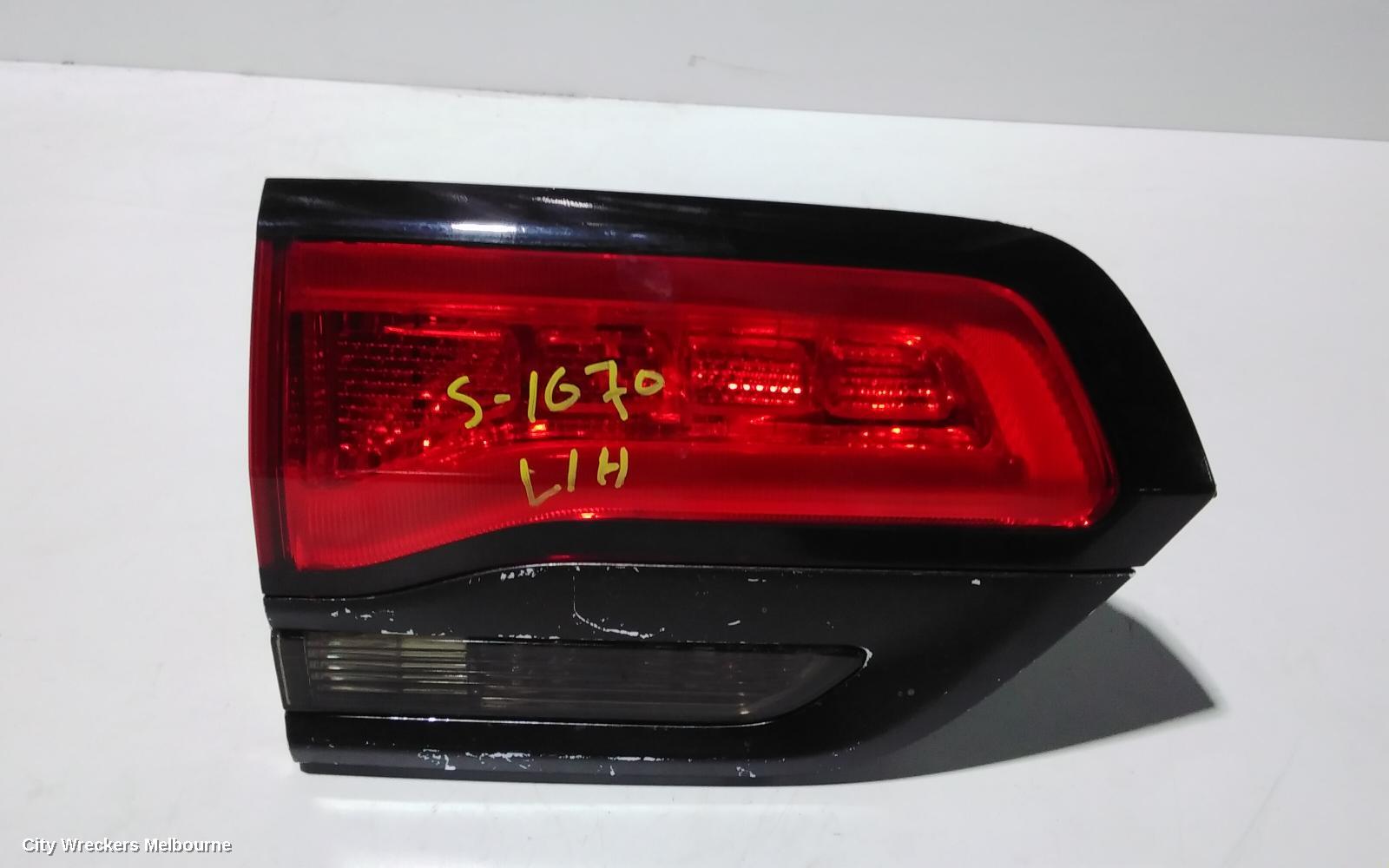 JEEP GRANDCHEROKEE REAR GARNISH, TAILGATE LAMP (LH SIDE), WK, LAREDO/OVERLAND/SUMMIT/LIMITED, CHROME BEZEL, 04/2013 ONWARDS