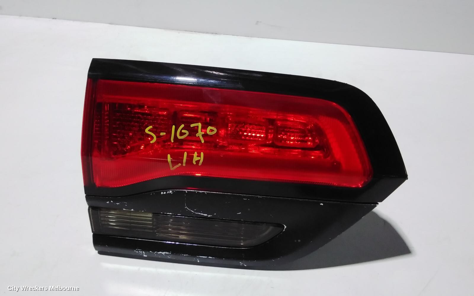 JEEP GRANDCHEROKEE REAR GARNISH, TAILGATE LAMP (LH SIDE), WK, LAREDO/OVERLAND/SUMMIT/LIMITED, CHROME BEZEL, 04/2013 ONWARDS