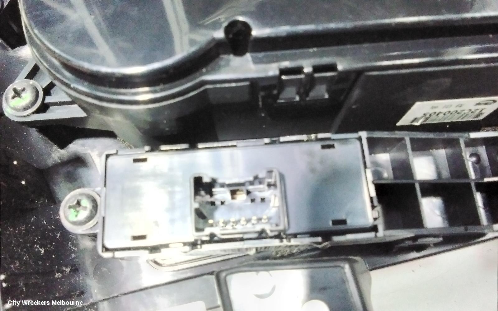 KIA OPTIMA HEATER/AC CONTROLS, TF, CLIMATE CONTROL TYPE, P/N VB6972502T080, 01/2011 - 10/2015