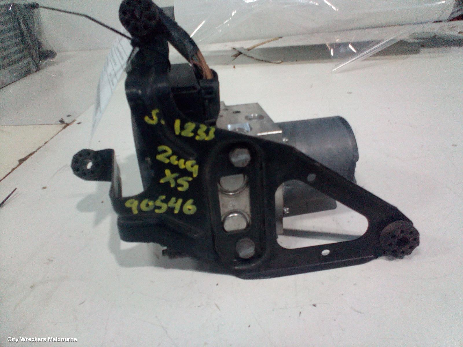 BMW X5 ABS PUMP/MODULATOR, E70, P/N 34516780125, 03/2007 - 08/2013
