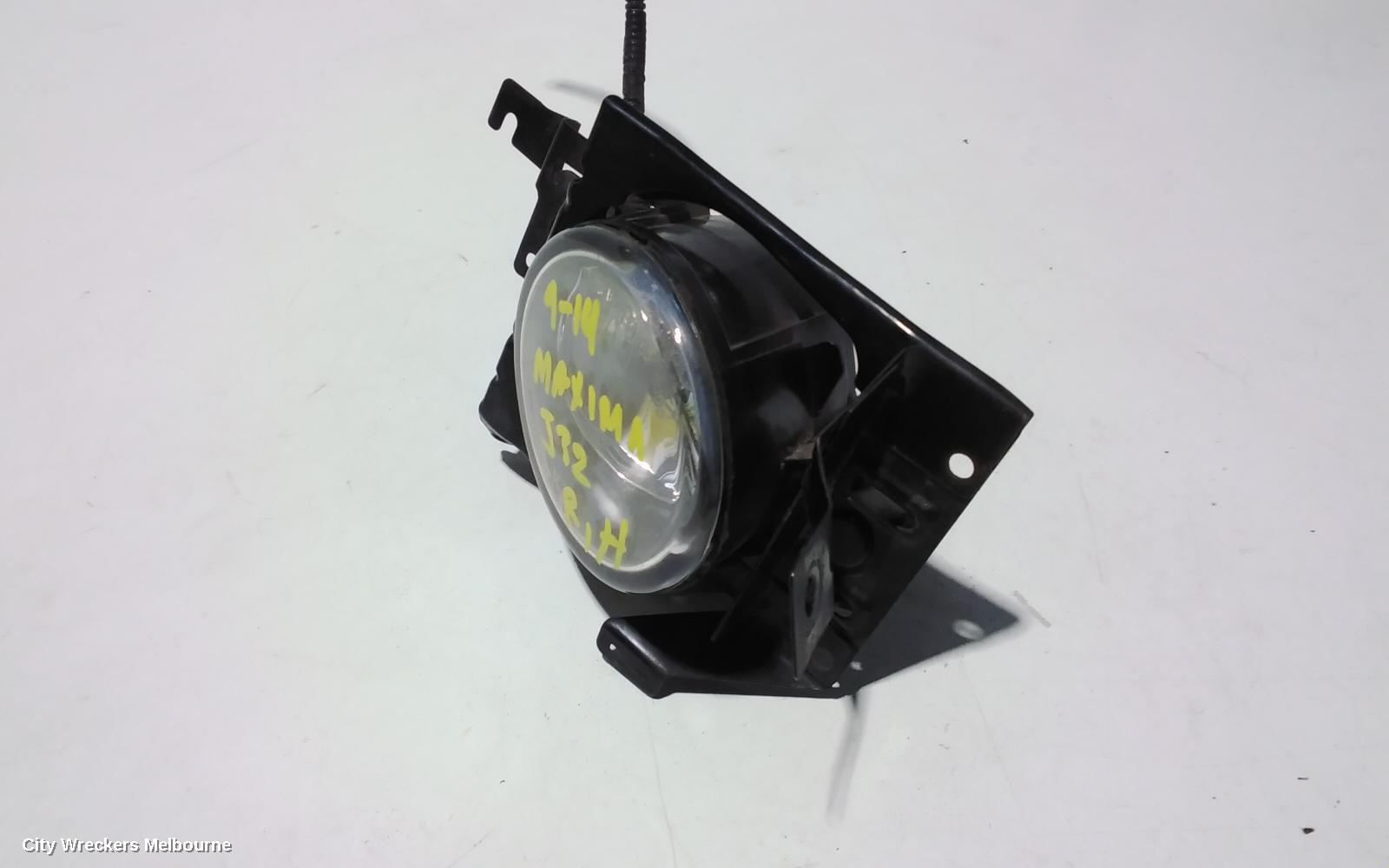 NISSAN MAXIMA RIGHT INDICATOR/FOG/SIDE