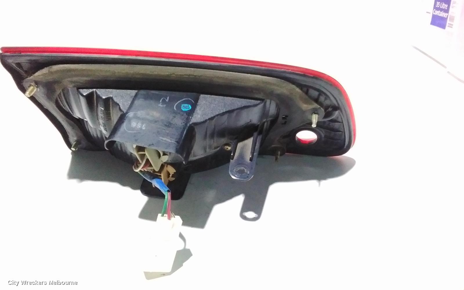 TOYOTA CAMRY REAR GARNISH, TAILGATE LAMP, RH SIDE, SK20, 08/1997 - 08/2002