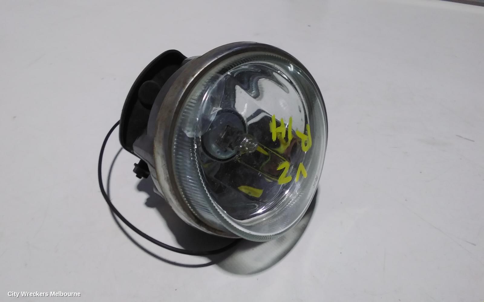 HOLDEN COMMODORE RIGHT INDICATOR/FOG/SIDE, BUMPER FOGLAMP, VZ, CALAIS/BERLINA/SVZ, 08/2004 - 09/2007