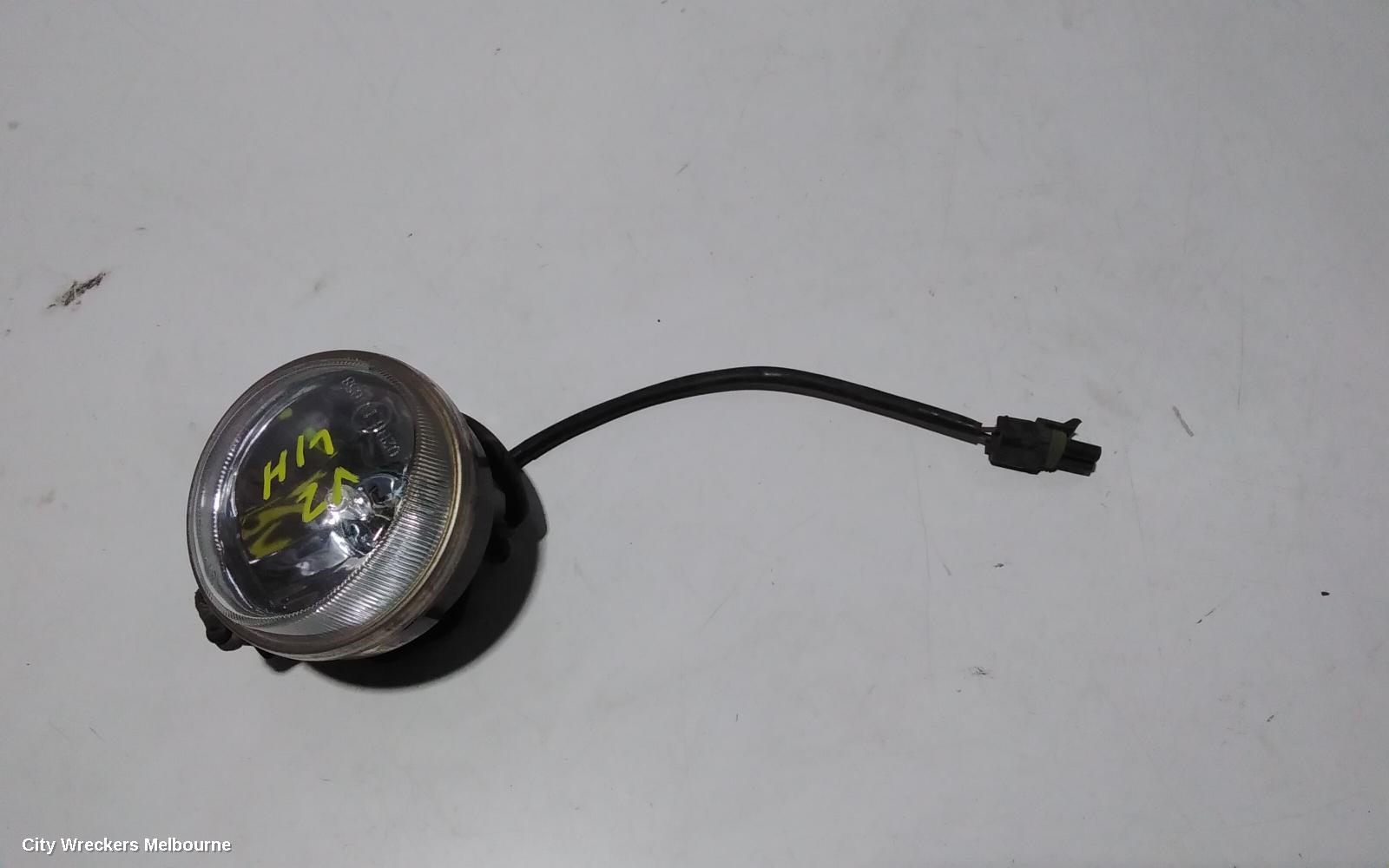 HOLDEN COMMODORE LEFT INDICATOR/FOG/SIDE, BUMPER FOGLAMP, VZ, CALAIS/BERLINA/SVZ, 08/2004 - 09/2007