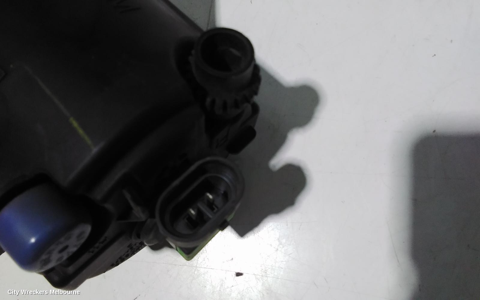 TOYOTA AVENSIS RIGHT INDICATOR/FOG/SIDE, BUMPER FOGLAMP, ACM21R, 12/2003 - 12/2010