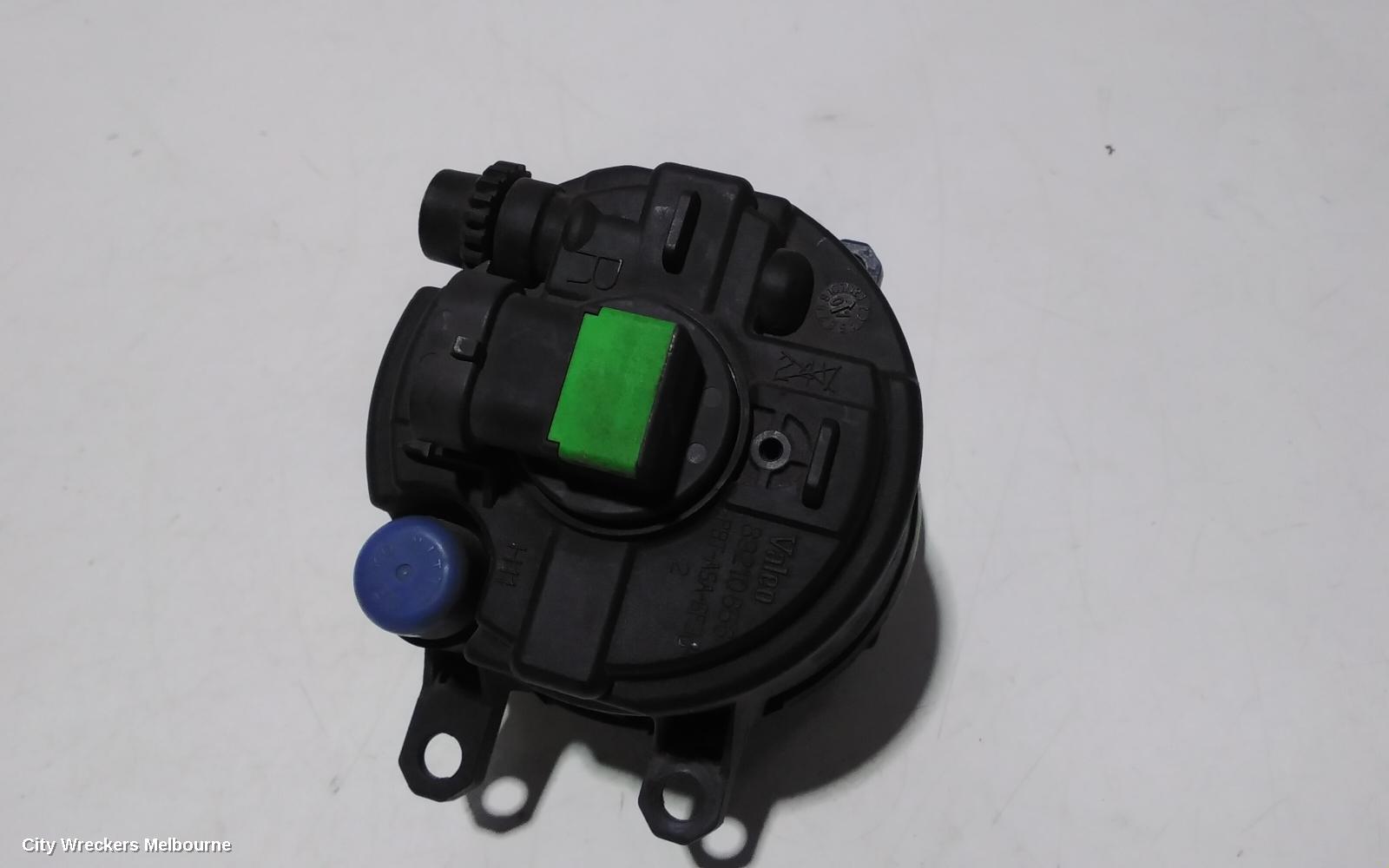 TOYOTA AVENSIS RIGHT INDICATOR/FOG/SIDE, BUMPER FOGLAMP, ACM21R, 12/2003 - 12/2010