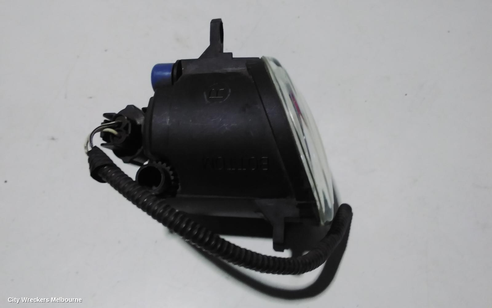 TOYOTA COROLLA RIGHT INDICATOR/FOG/SIDE, BUMPER FOGLAMP, ZRE152R, HATCH, 03/2007 - 10/2009