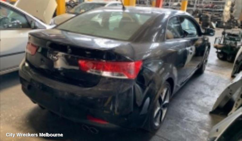 KIA CERATO RIGHT FRONT DOOR, TD, COUPE/KOUP, 07/2009 - 03/2013