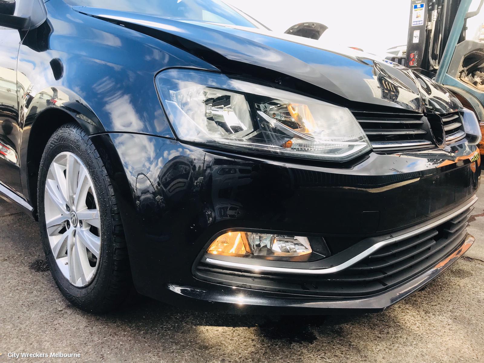 VOLKSWAGEN POLO RIGHT GUARD LINER, 6R, 05/2010 - 09/2017