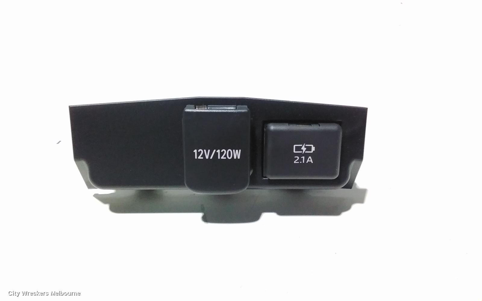 TOYOTA COROLLA, E210, 07/2018 ONWARDS, 85532-12010 POWER PORT W/ USB ASSY: 90644