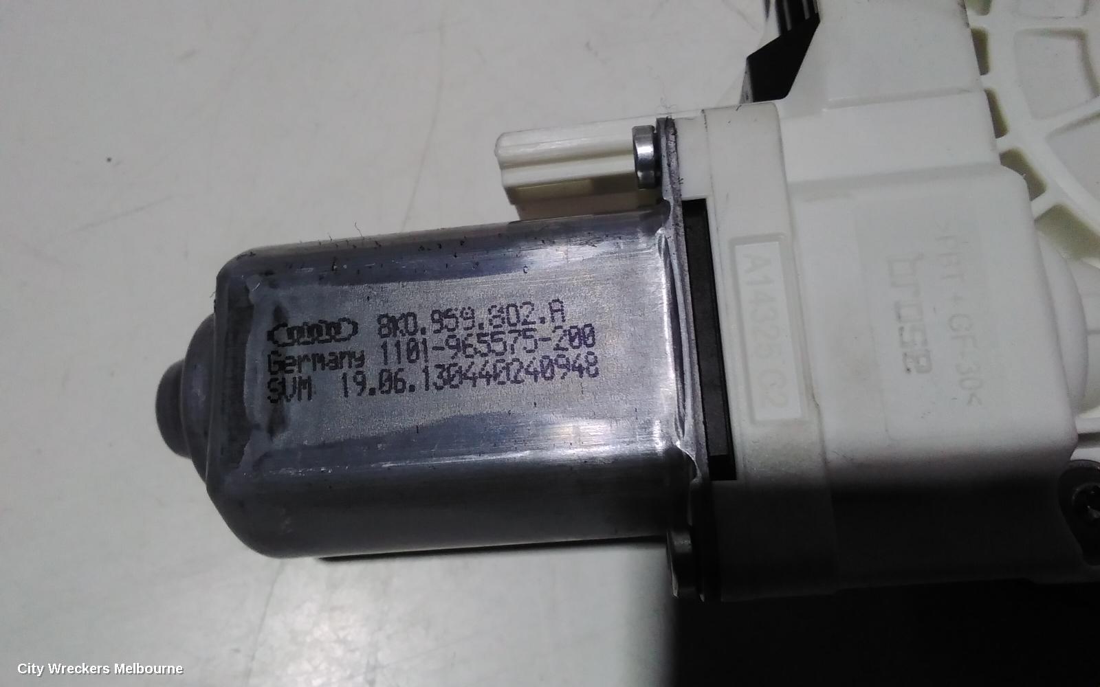 AUDI Q7 RIGHT FRONT WINDOW REG/MOTOR, 4L, 09/2006 - 08/2015