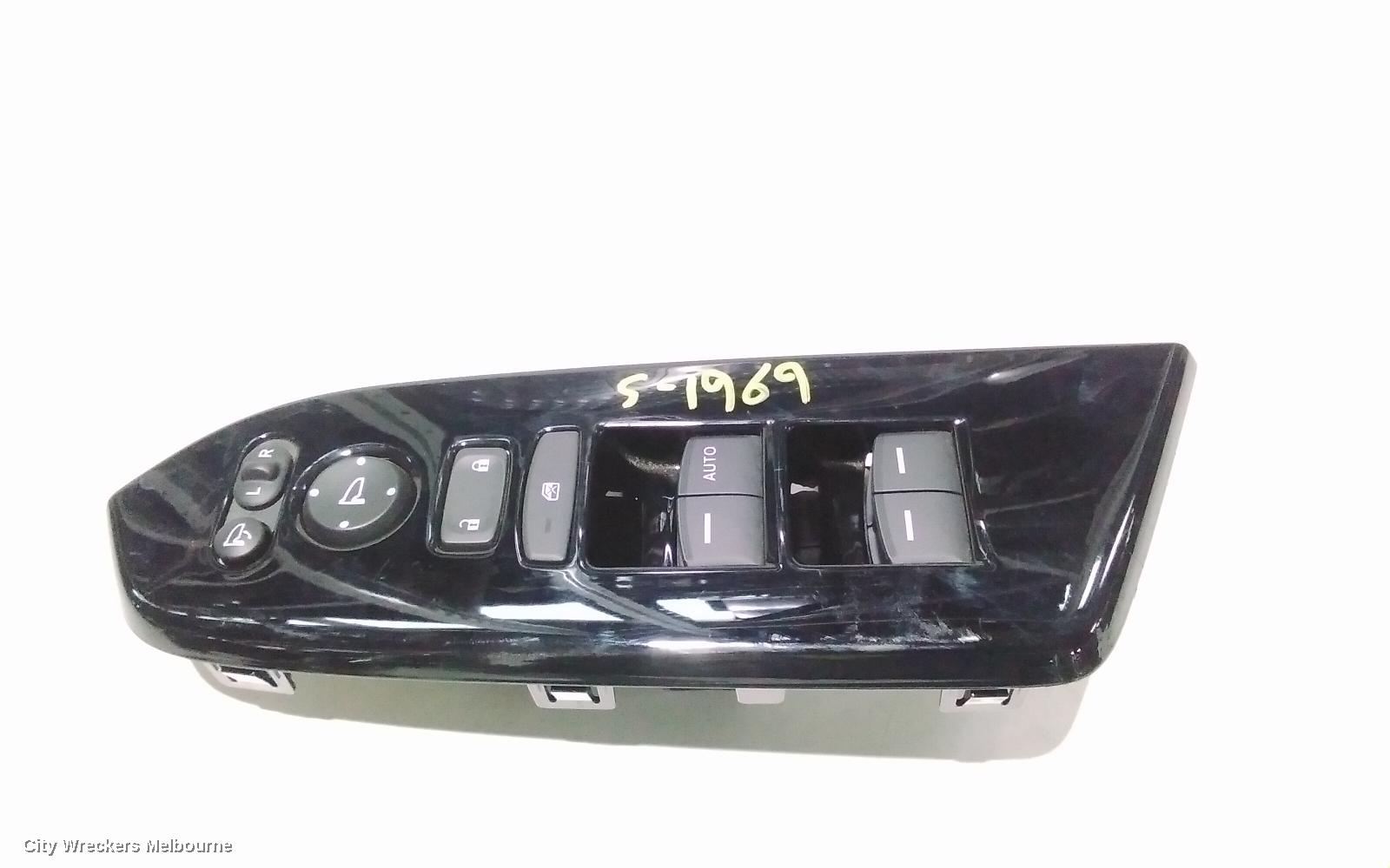HONDA CRV PWR DR WIND SWITCH, RH FRONT (MASTER SWITCH), W/ AUTO DOWN ON RHF ONLY, RW, 05/2017 ONWARDS