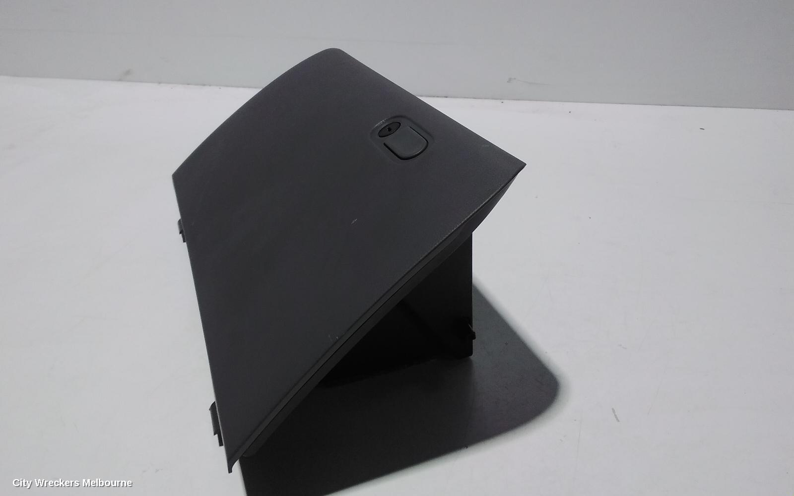 MITSUBISHI TRITON GLOVE BOX, MQ-MR, 03/2015 - 10/2023