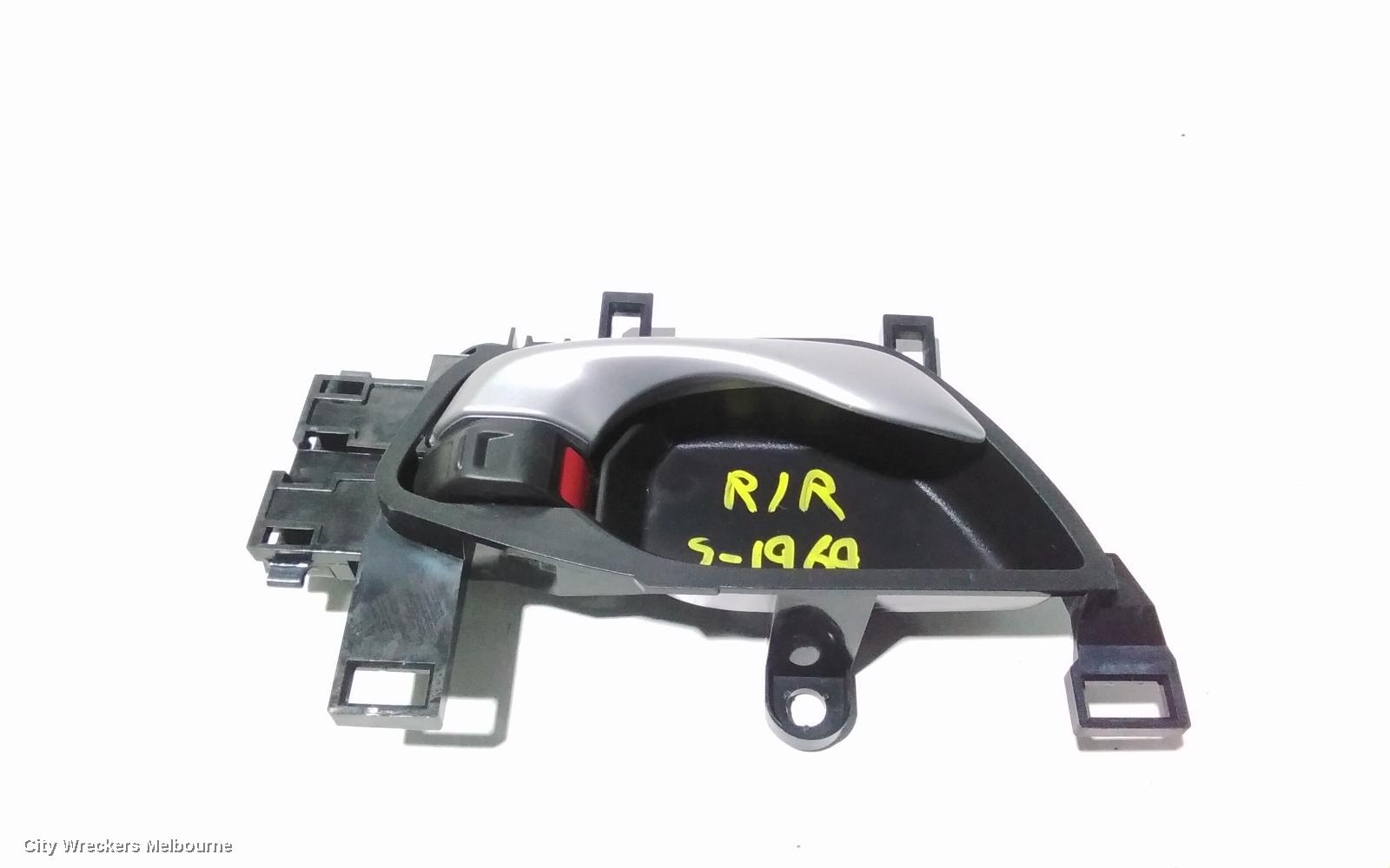 HONDA CRV DOOR HANDLE, INNER, RH REAR, RW, 05/2017 ONWARDS