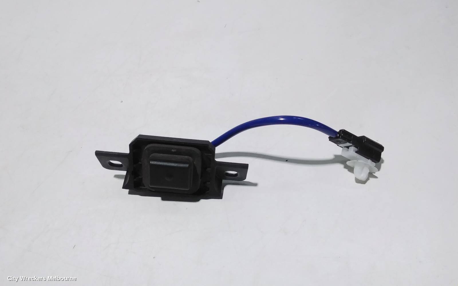 TOYOTA CAMRY, XV70, 09/2017 - 05/2024, BOOT LATCH: 90796