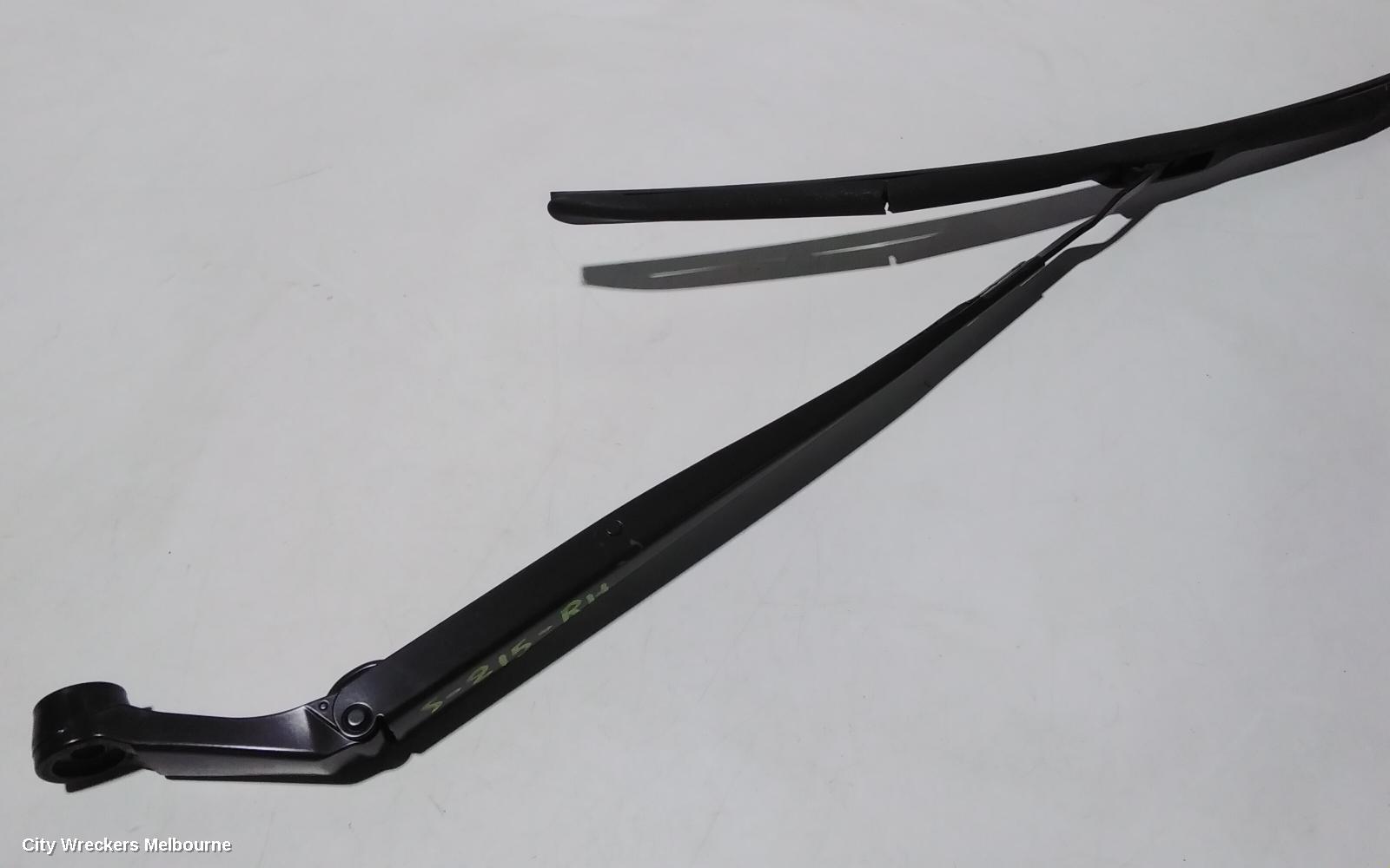 TOYOTA CAMRY WIPER ARM, XV70, FRONT (RH SIDE), 09/2017 - 05/2024