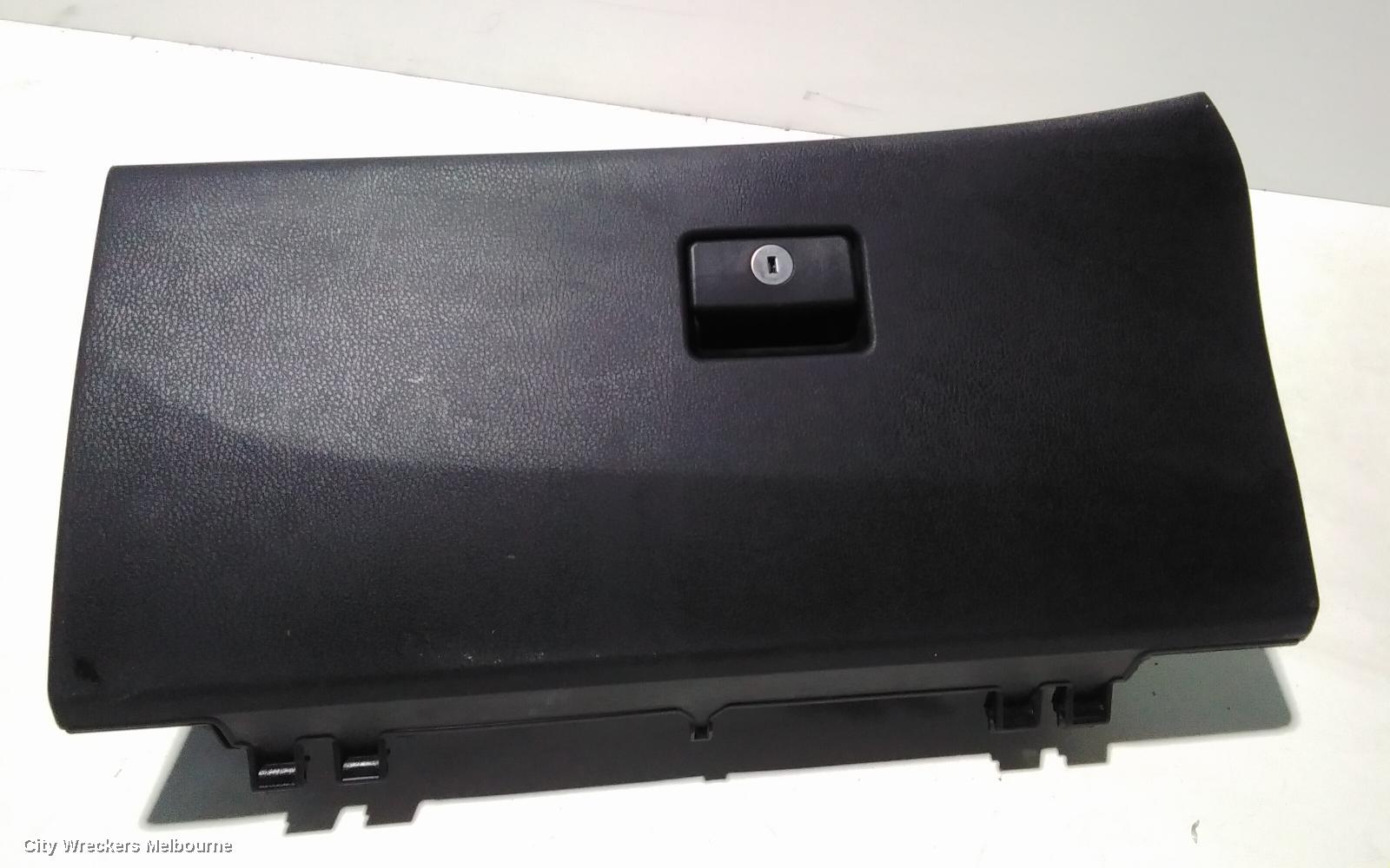 TOYOTA KLUGER GLOVE BOX, XU50 SERIES, 03/2014 - 02/2021