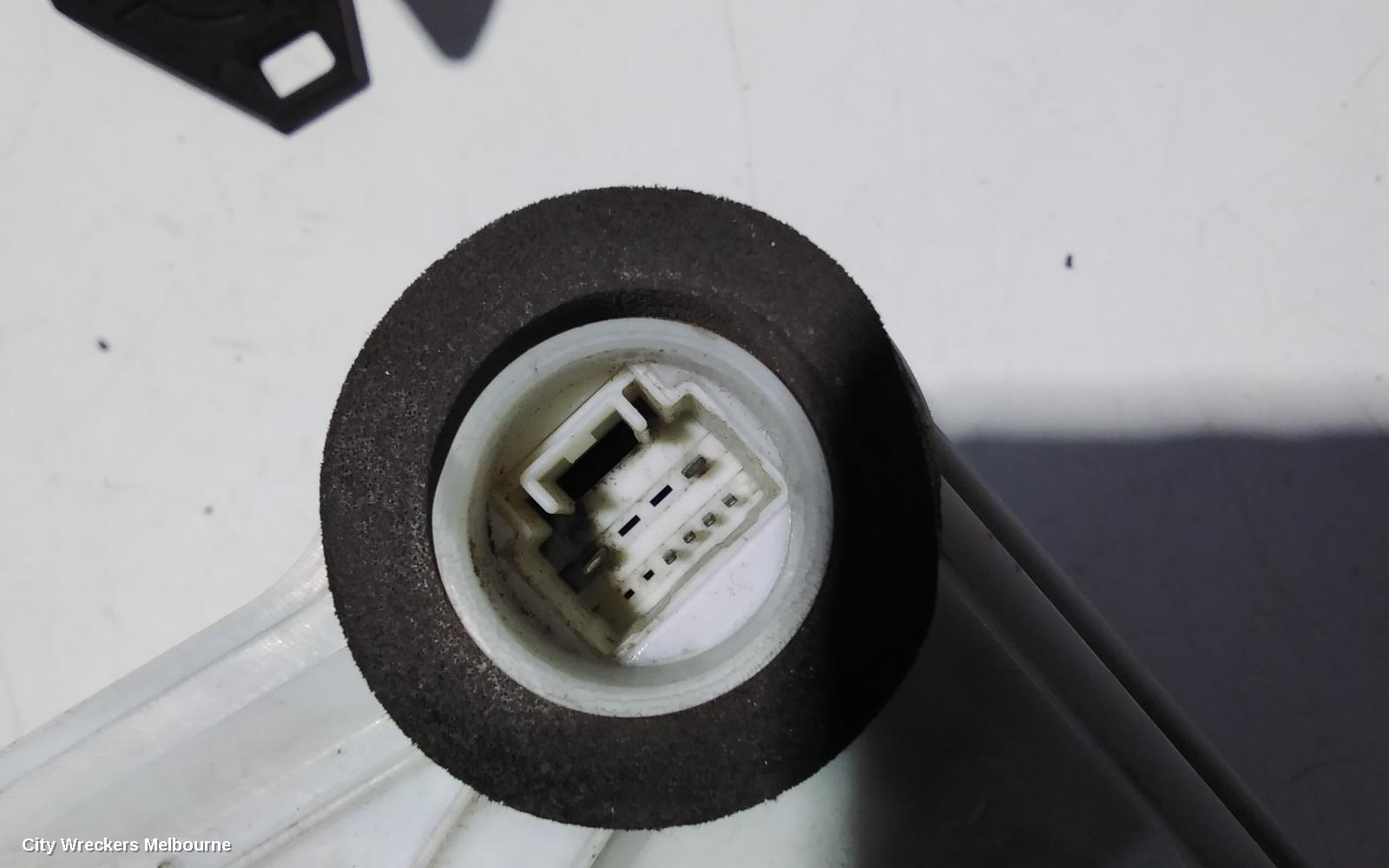 TOYOTA KLUGER DOOR/BOOT/GATE LOCK, RIGHT FRONT DOOR LOCK, GSU50/GSU55, 03/2014 - 02/2021