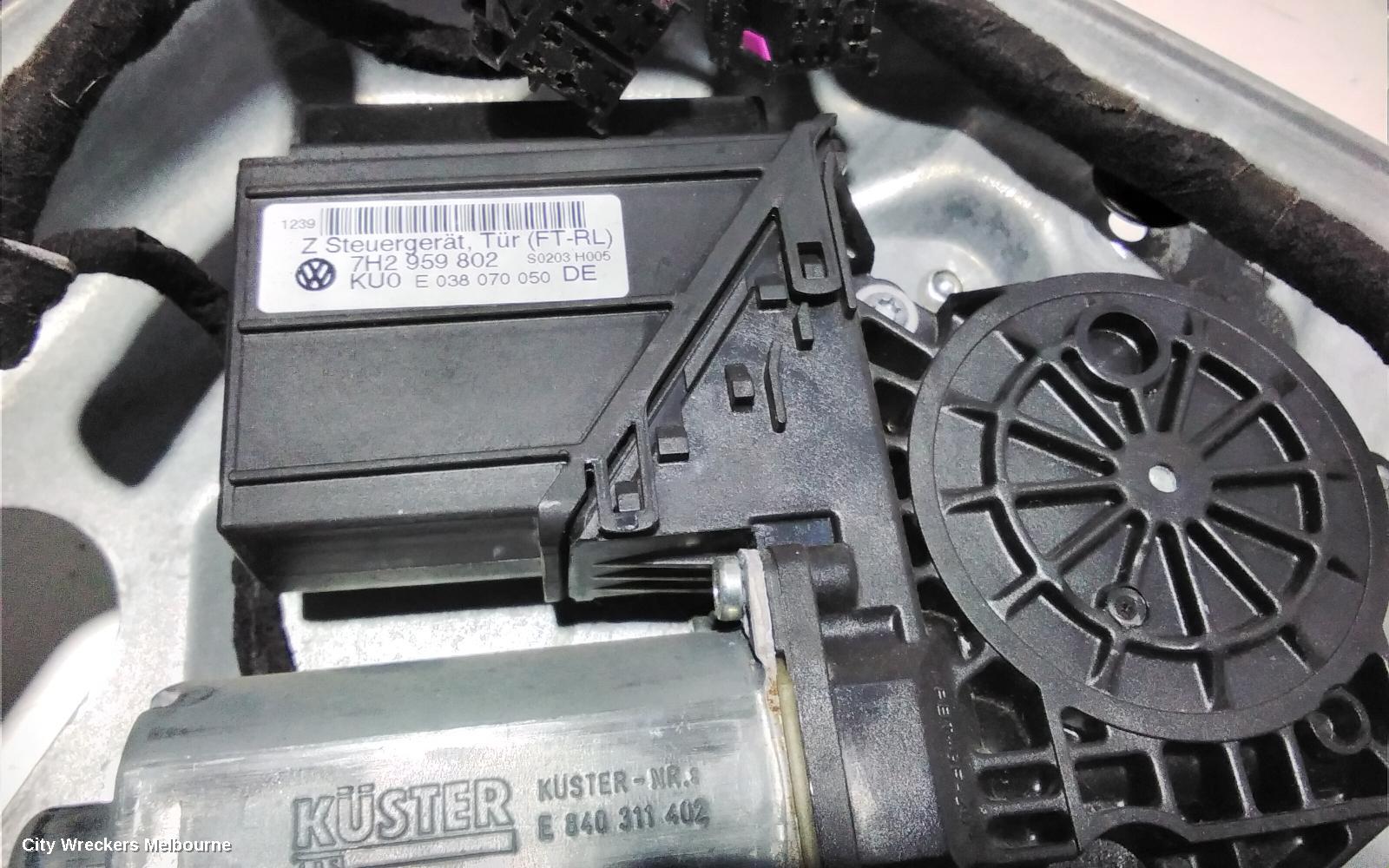 VOLKSWAGEN TRANSPORTER RIGHT FRONT WINDOW REG/MOTOR, T5, POWER, 03/2010 - 06/2015
