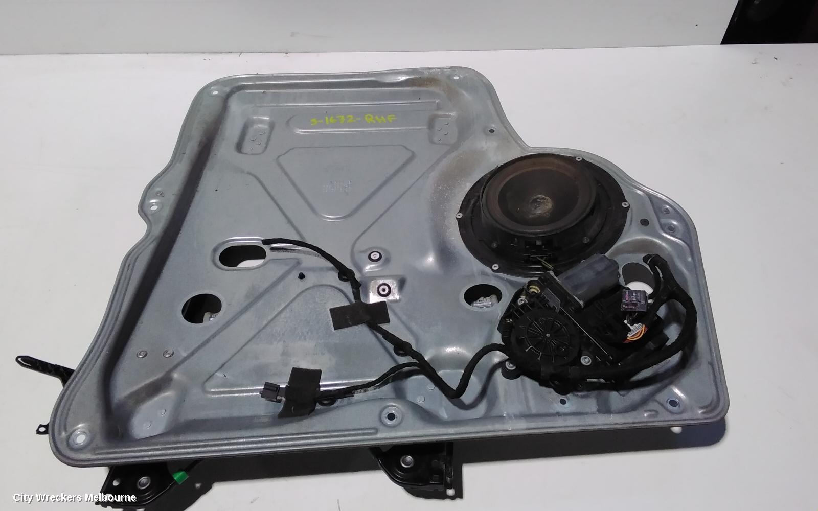 VOLKSWAGEN TRANSPORTER RIGHT FRONT WINDOW REG/MOTOR, T5, POWER, 03/2010 - 06/2015