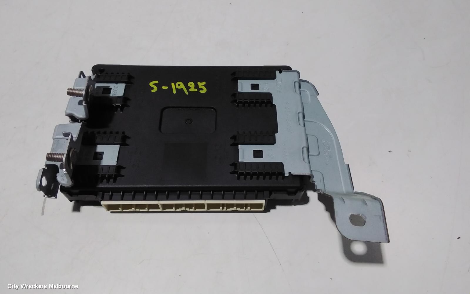 HYUNDAI SANTA FE, TM, 03/2018 - 10/2023, UNIT ASSY - IBU - 95400S1FA0: 91072