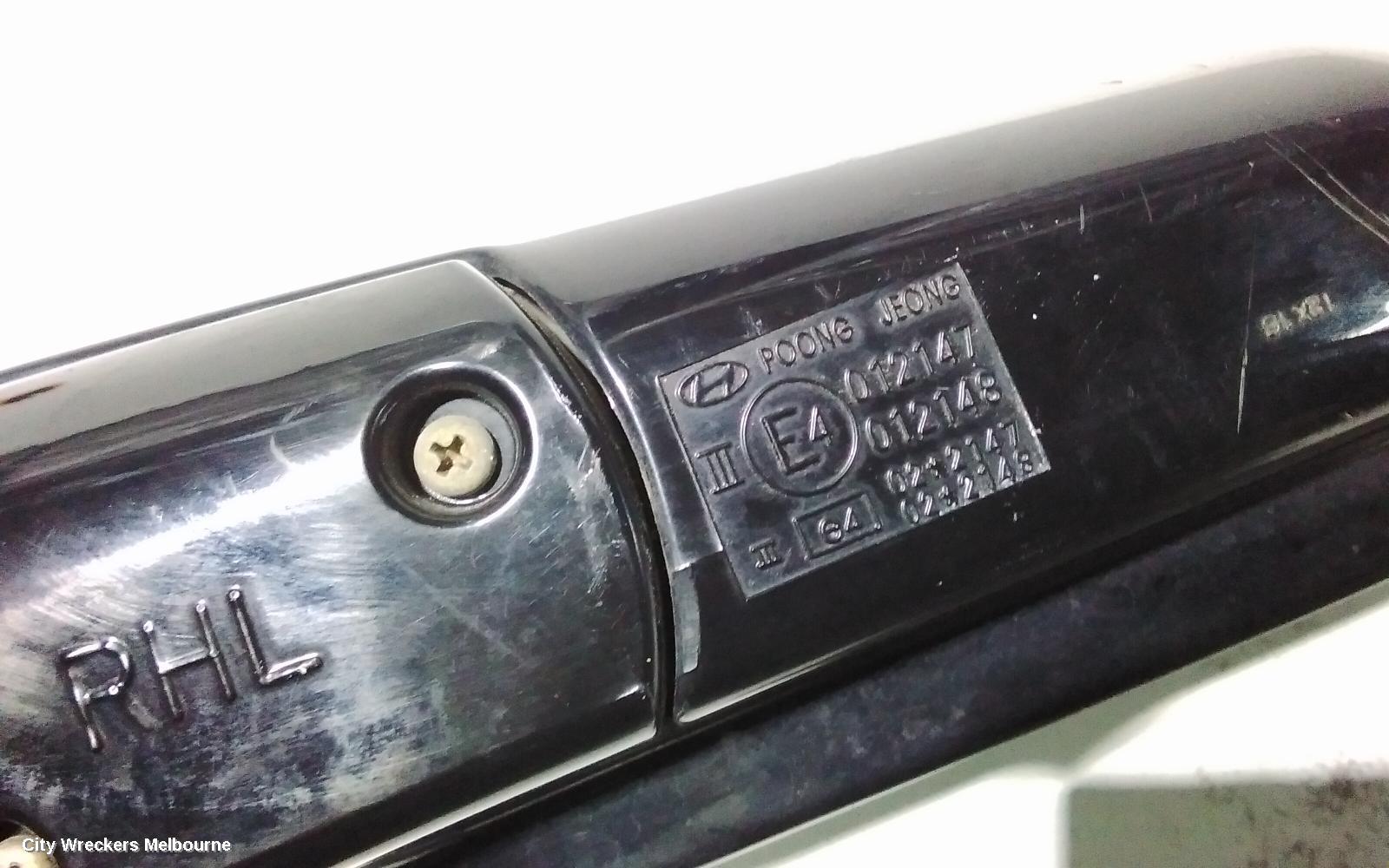 HYUNDAI SANTA FE LEFT DOOR MIRROR, SM, POWER, BLACK, 11/2000 - 11/2005