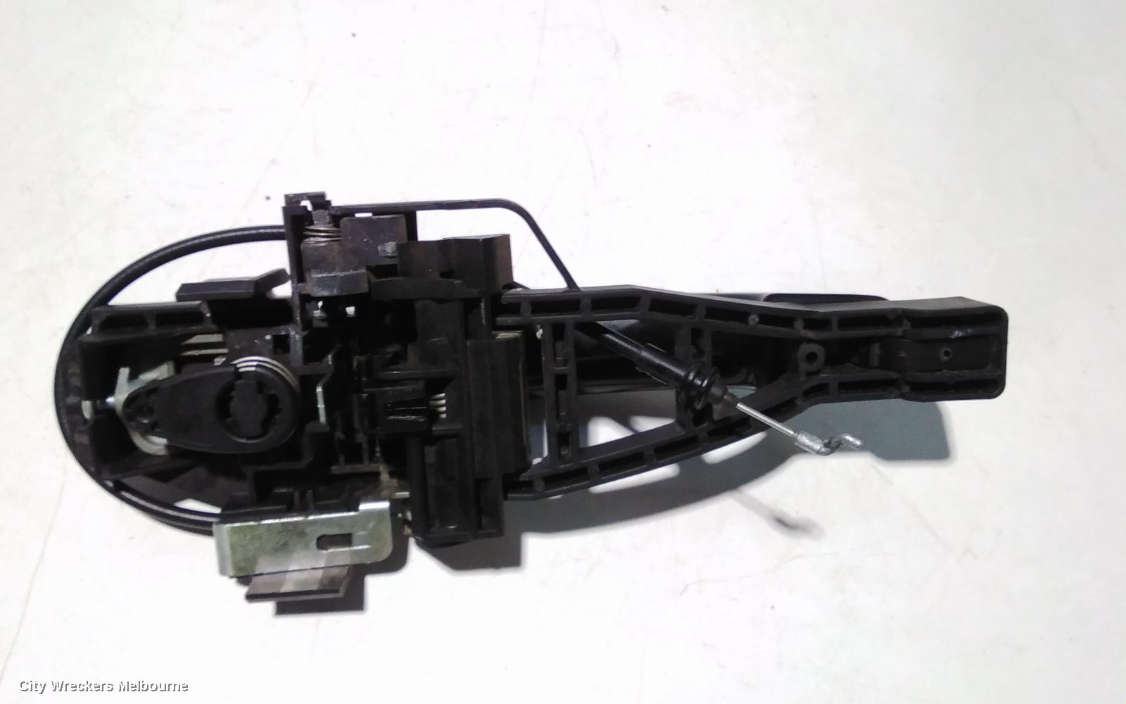 FORD FOCUS DOOR HANDLE, OUTER, LH FRONT/RH FRONT, LW, COLOUR CODED, NON KEYLESS ENTRY TYPE, 05/2011 - 08/2015