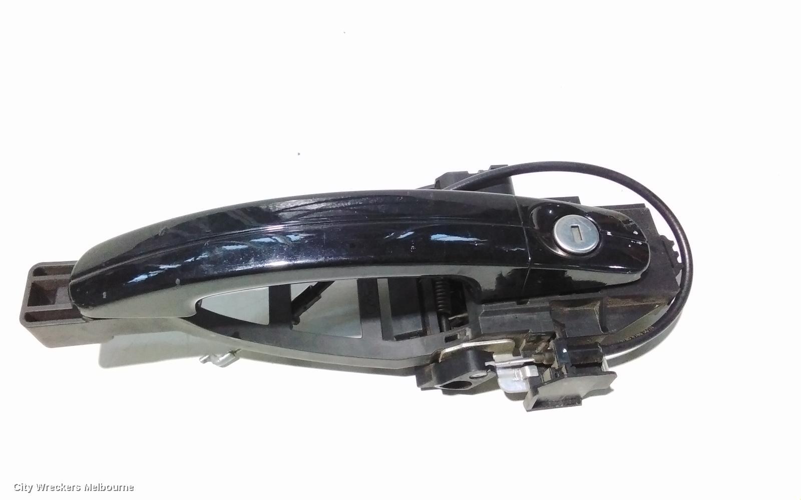 FORD FOCUS DOOR HANDLE, OUTER, LH FRONT/RH FRONT, LW, COLOUR CODED, NON KEYLESS ENTRY TYPE, 05/2011 - 08/2015