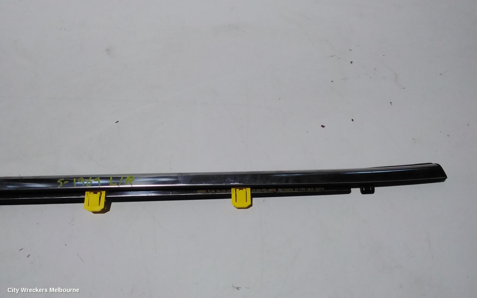 HONDA CRV DOOR MOULD, CHROME MOULD LHR: 91189, LH REAR, CHROME INSERT TYPE, RW, 05/2017 ONWARDS