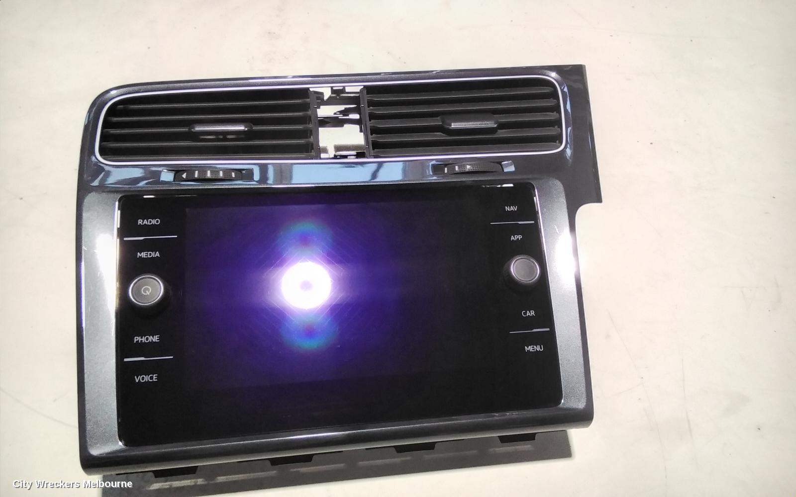 VOLKSWAGEN GOLF RADIO/CD/DVD/SAT/TV, DISPLAY SCREEN, SAT NAV TYPE,, GEN 7, 03/2017 - 08/2020