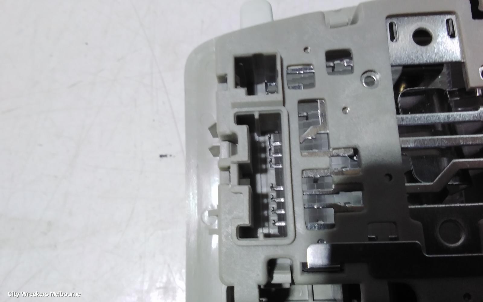 MAZDA CX9 COURTESY LIGHT, FRONT, MAP LIGHTS, W/ SUNGLASS HOLDER, NON SUNROOF SWITCH TYPE, 12/2007 ONWARDS