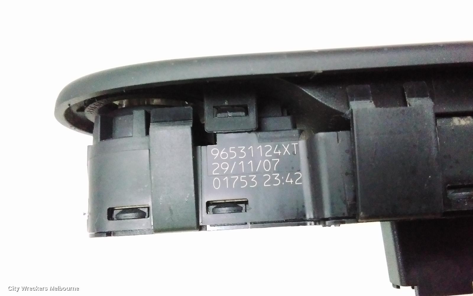 PEUGEOT 307 PWR DR WIND SWITCH, RH FRONT (MASTER SWITCH), WAGON, T6, 10/2005 - 12/2008