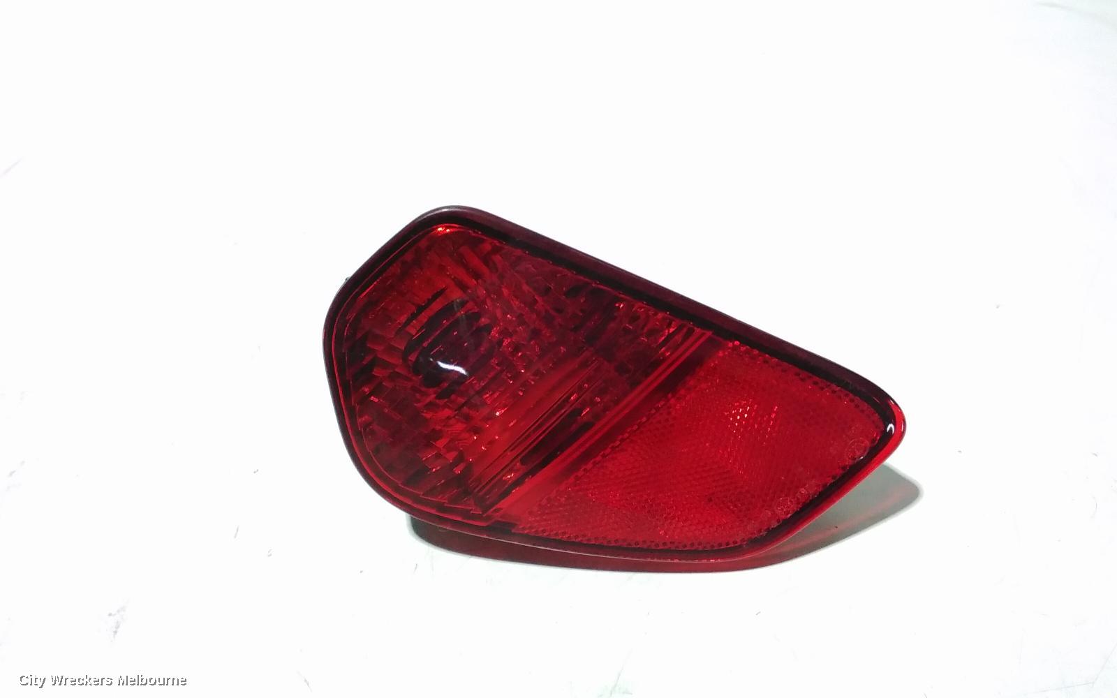 MITSUBISHI OUTLANDER RIGHT TAILLIGHT, BUMPER REFLECTOR, ZK-ZL, 04/2015 ONWARDS