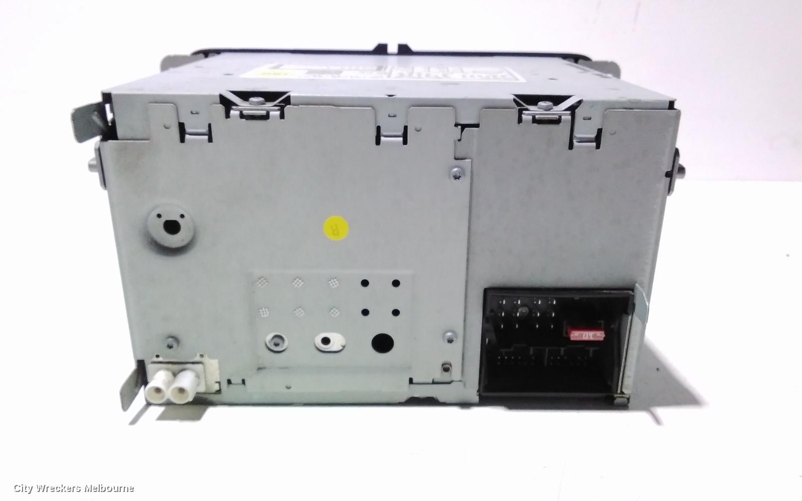 VOLKSWAGEN AMAROK RADIO/CD/DVD/SAT/TV, DISPLAY & HEAD UNIT (RCD310), 2H, 12/2010 - 09/2016
