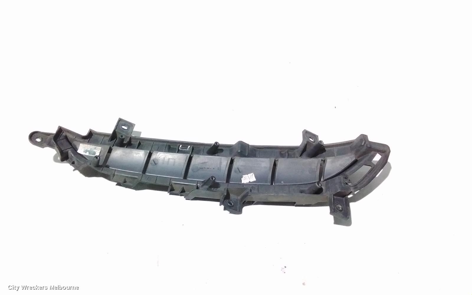 HYUNDAI GENESIS LEFT INDICATOR/FOG/SIDE, BUMPER FOGLAMP, DH, 11/2014 - 01/2018