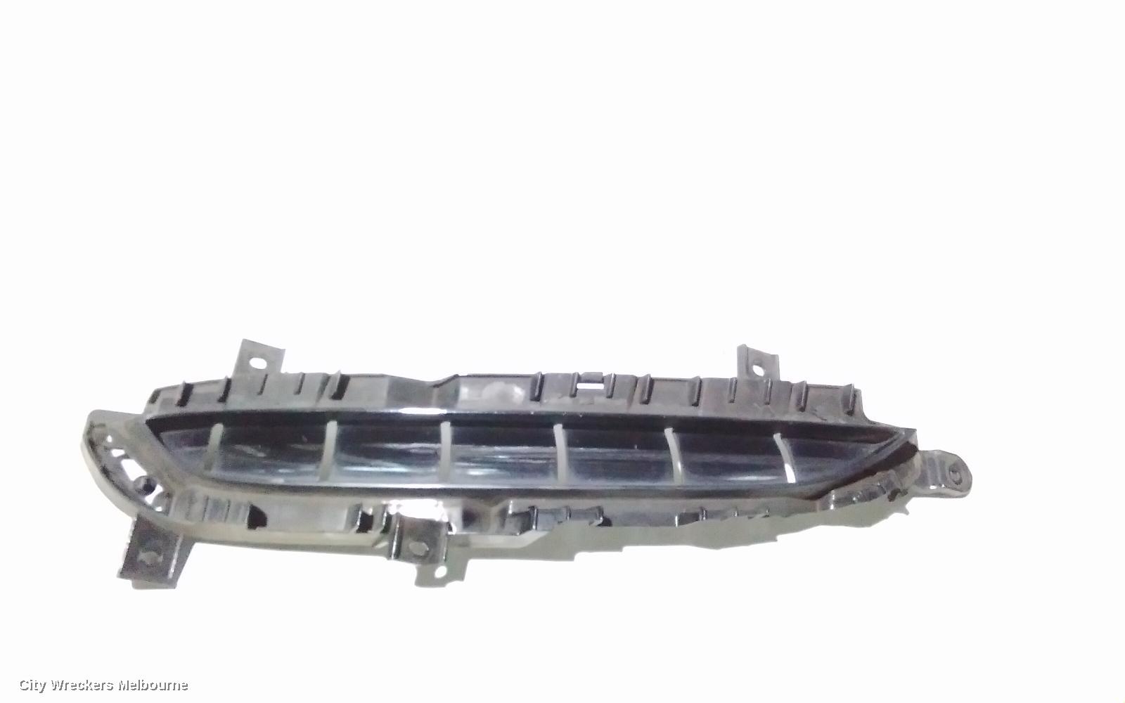HYUNDAI GENESIS LEFT INDICATOR/FOG/SIDE, BUMPER FOGLAMP, DH, 11/2014 - 01/2018