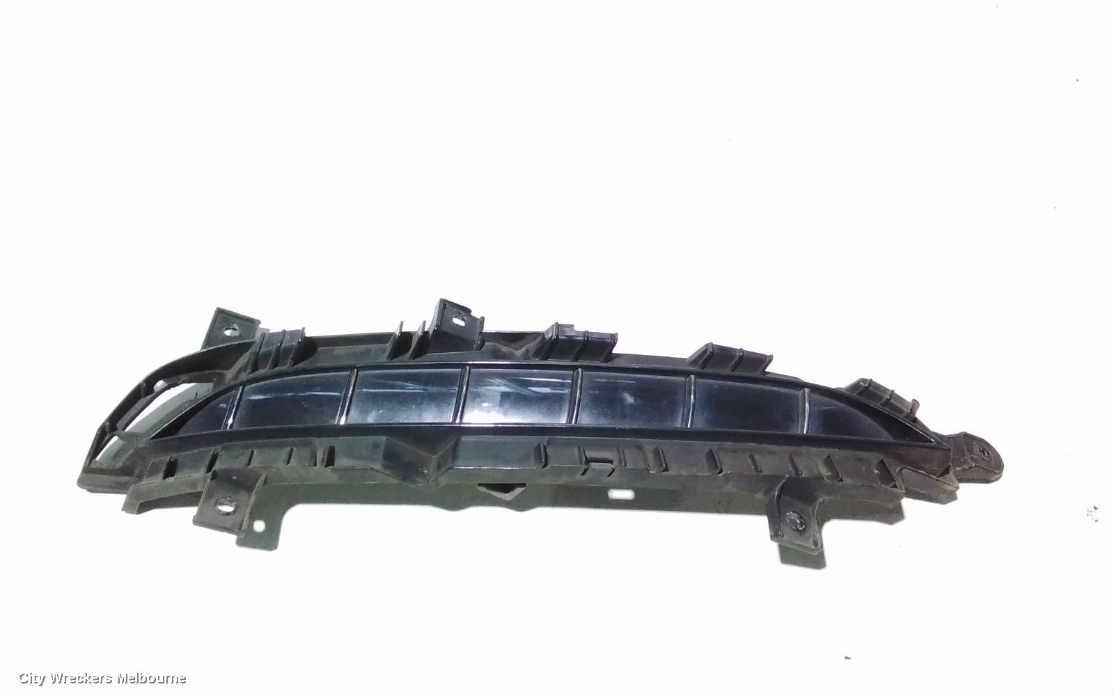 HYUNDAI GENESIS RIGHT INDICATOR/FOG/SIDE, BUMPER FOGLAMP, DH, 11/2014 - 01/2018