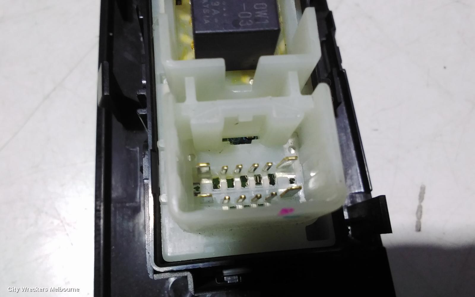 LEXUS IS250/IS250C PWR DR WIND SWITCH, IS250, LH FRONT, SEDAN, GSE20R, 11/2005 - 09/2008