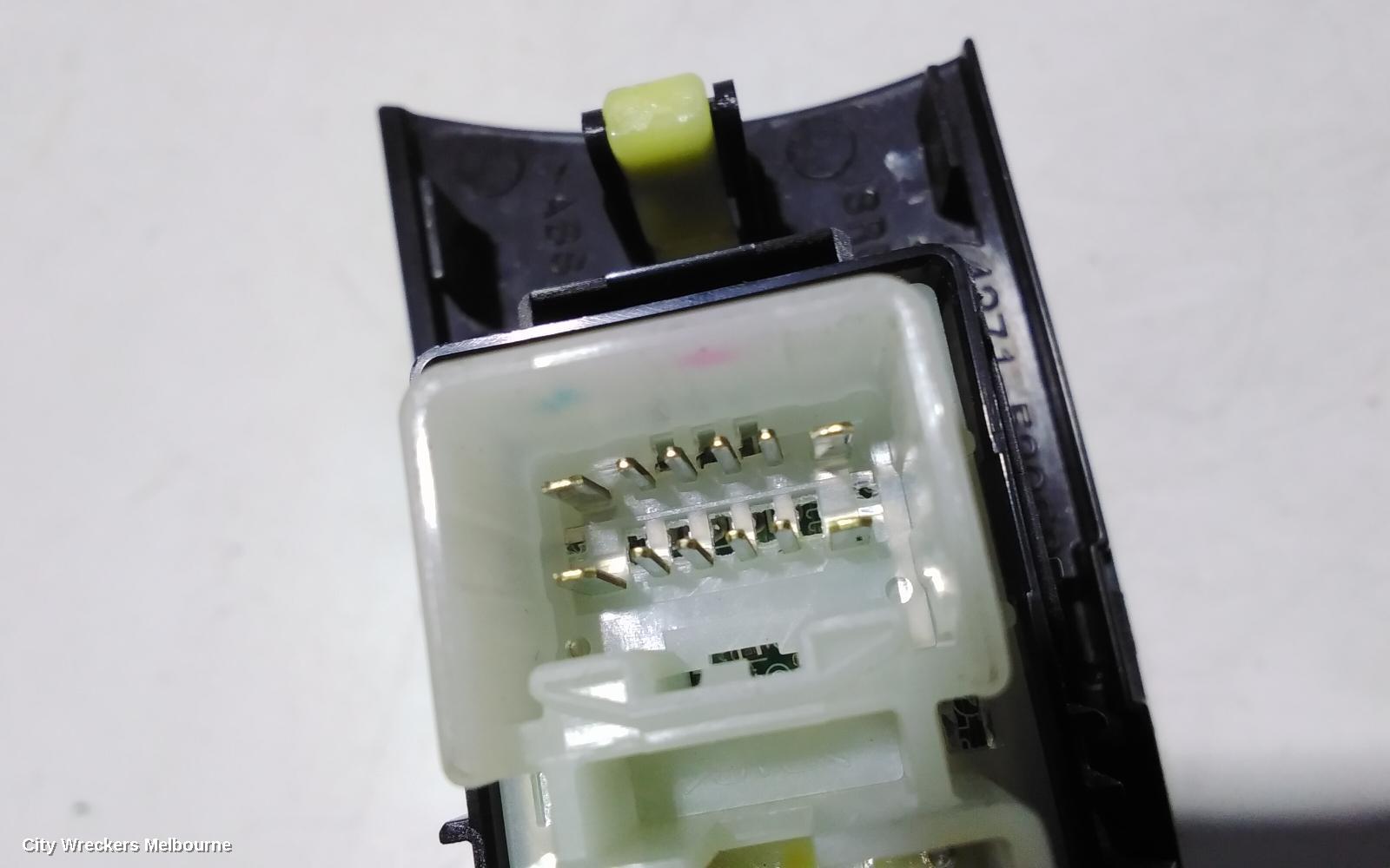 LEXUS IS250/IS250C PWR DR WIND SWITCH, IS250, RH REAR, SEDAN, GSE20R, 11/2005 - 09/2008