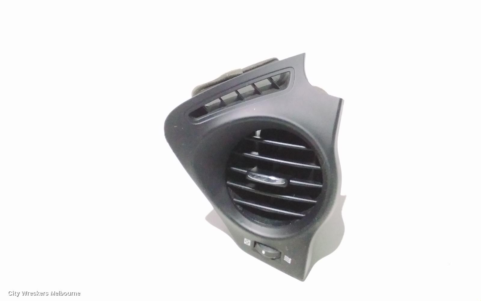 LEXUS IS250/IS250C, GSE20R 11/2005 - 07/2013, RH AIRVENT: 91445