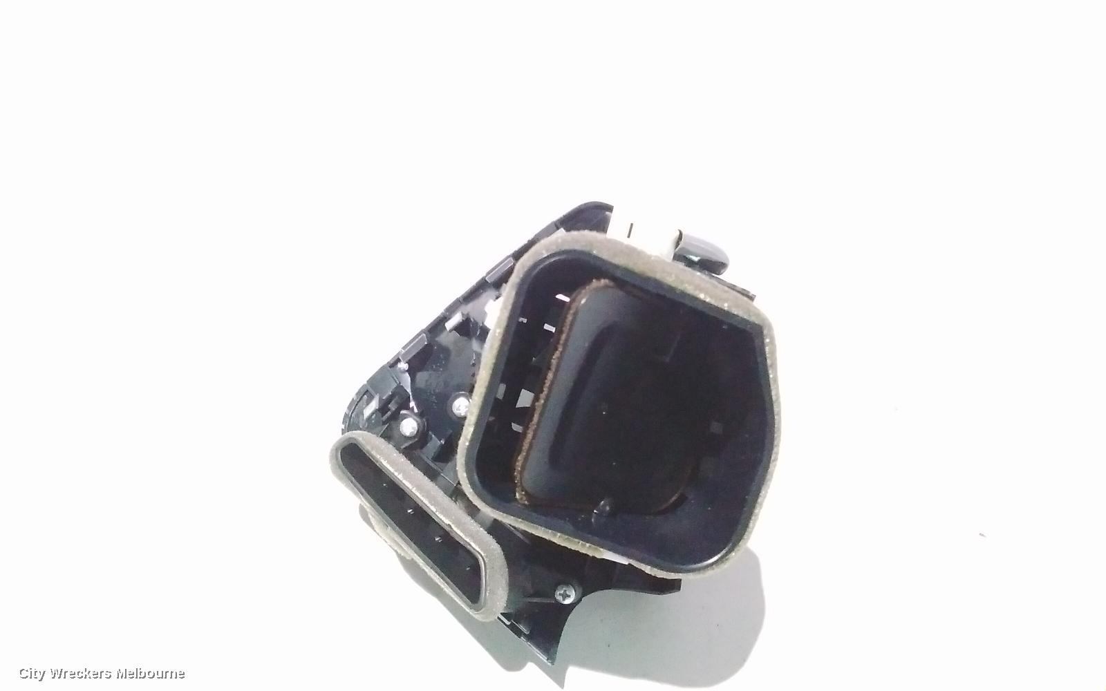 LEXUS IS250/IS250C, GSE20R 11/2005 - 07/2013, RH AIRVENT: 91445