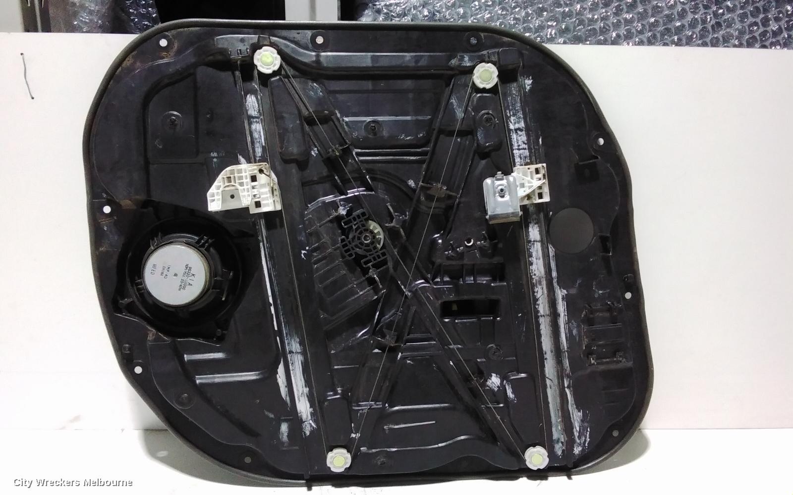 KIA CARNIVAL/GRAND CARNIVAL RIGHT FRONT WINDOW REG/MOTOR, YP, 02/2015 - 10/2020