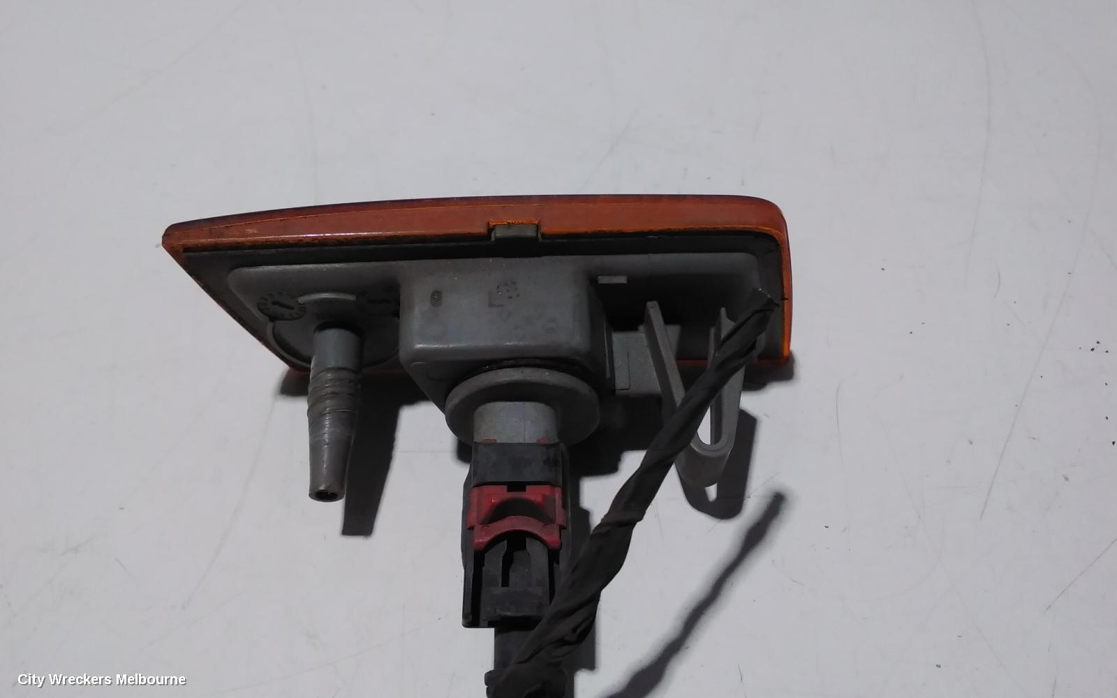 CHRYSLER 300C, 11/2005 - 12/2011, BAR REFECTOR  RH SIDE : 91476