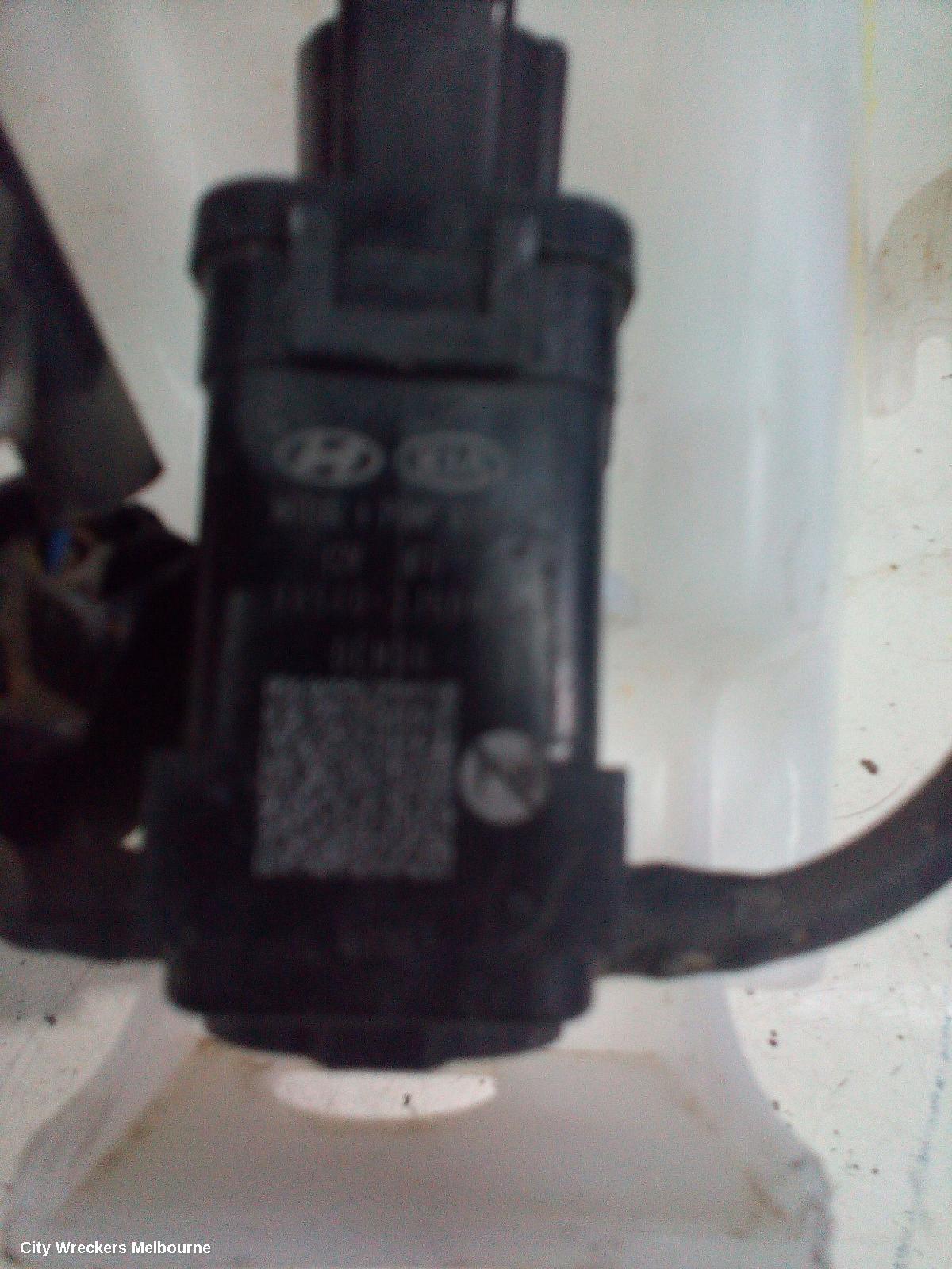 HYUNDAI ACCENT WASHER BOTTLE, RB, 05/2011 - 12/2019