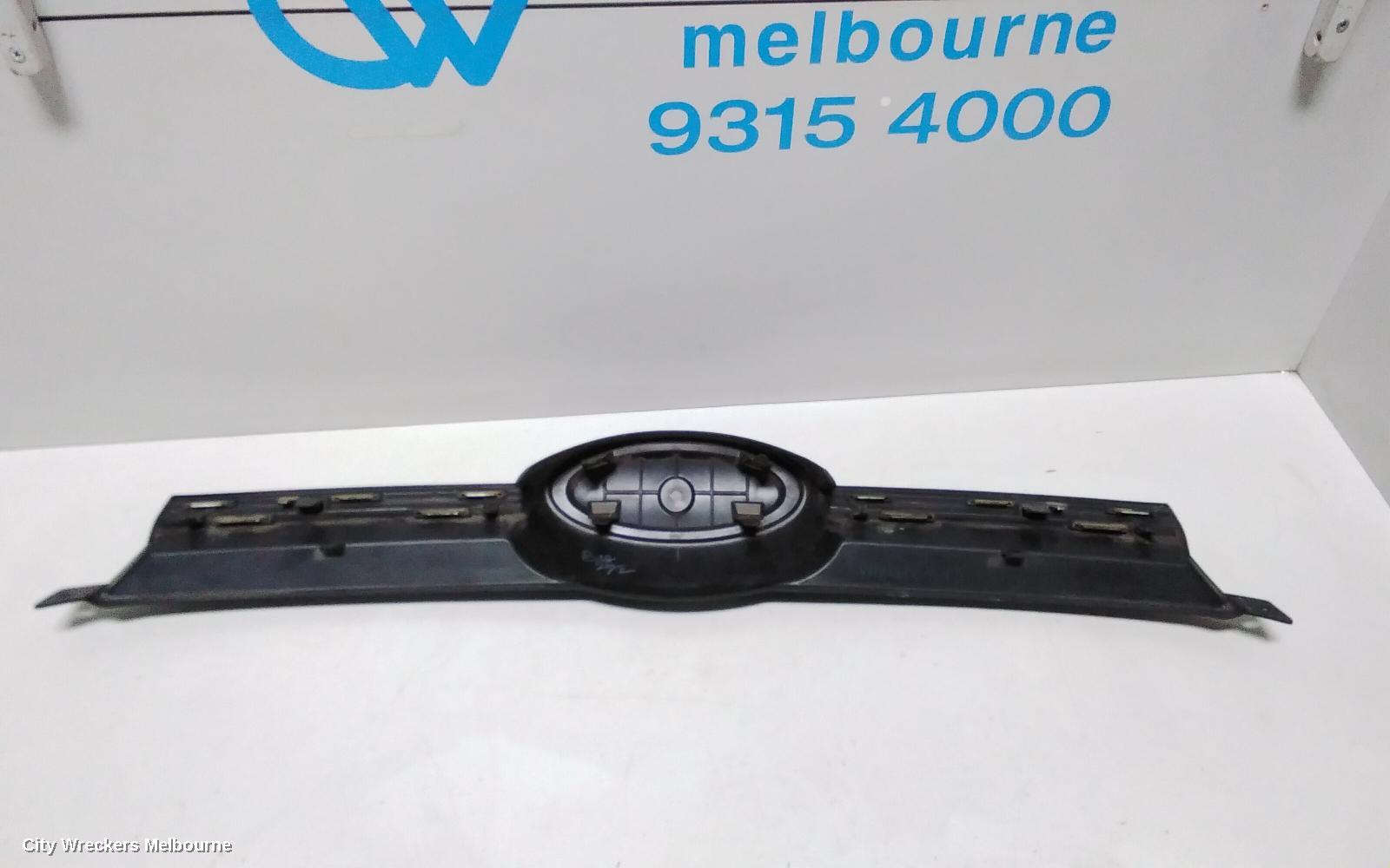 FORD FOCUS GRILLE, RADIATOR GRILLE, LW, AMBIENTE/TREND/SPORT, 05/2011 - 08/2015