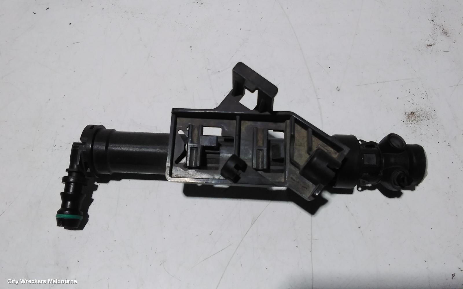 MERCEDES CLA CLASS WASHER JET, C117, 10/2013 - 02/2019