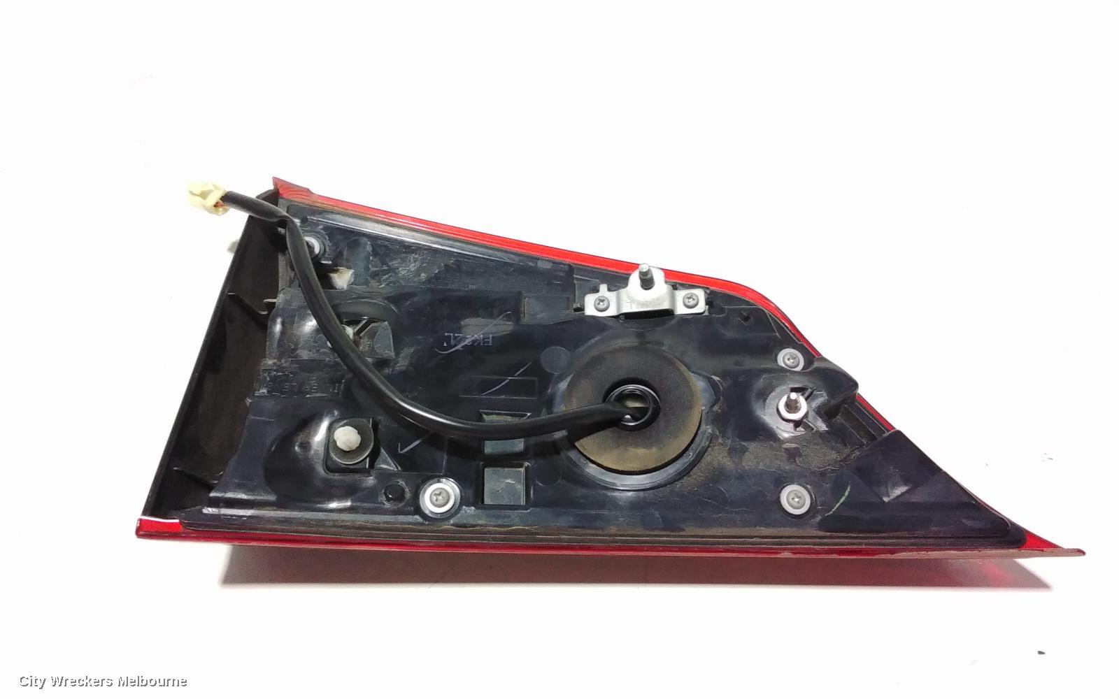 MITSUBISHI OUTLANDER REAR GARNISH, TAILGATE LAMP (LH SIDE), ZK-ZL, 04/2015 ONWARDS