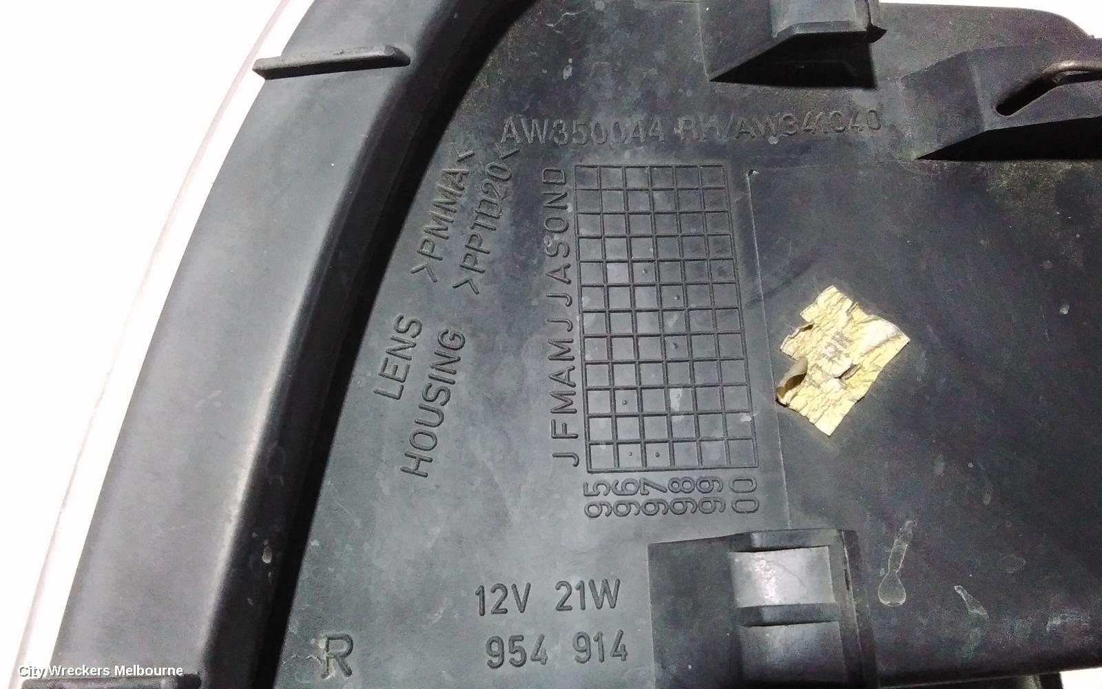 MITSUBISHI MAGNA RIGHT INDICATOR/FOG/SIDE, CORNER LAMP, TH-TJ, 03/1999 - 07/2003