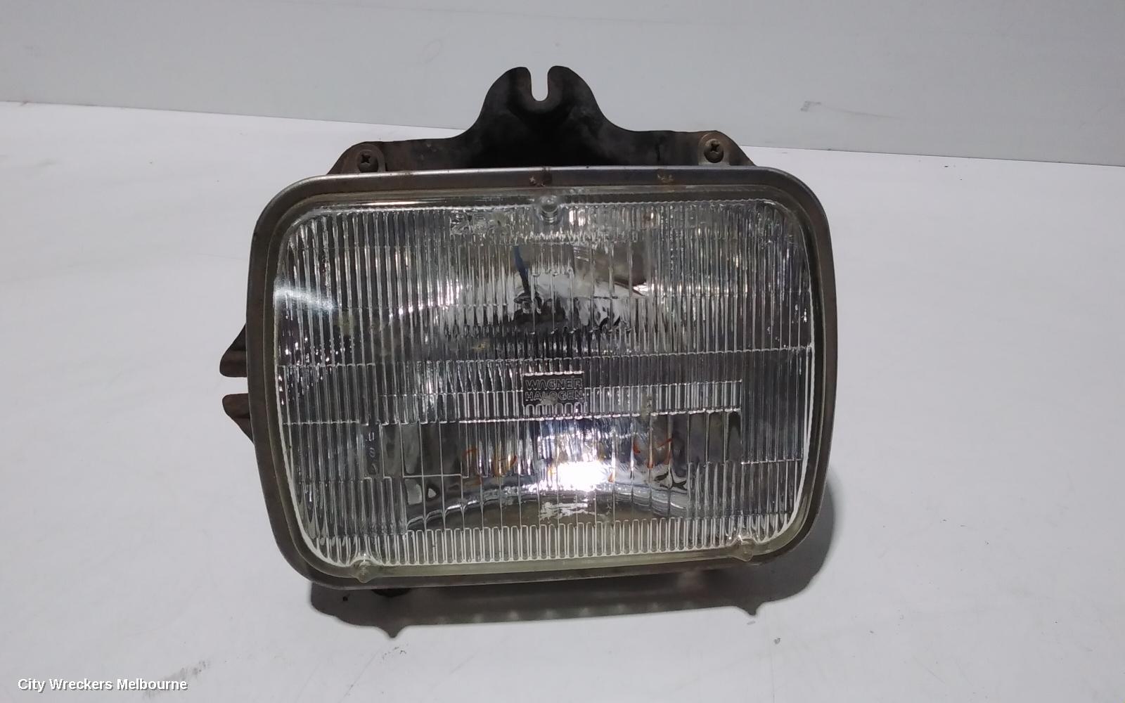 TOYOTA HILUX LEFT HEADLAMP, HALOGEN, 09/1997 - 03/2005