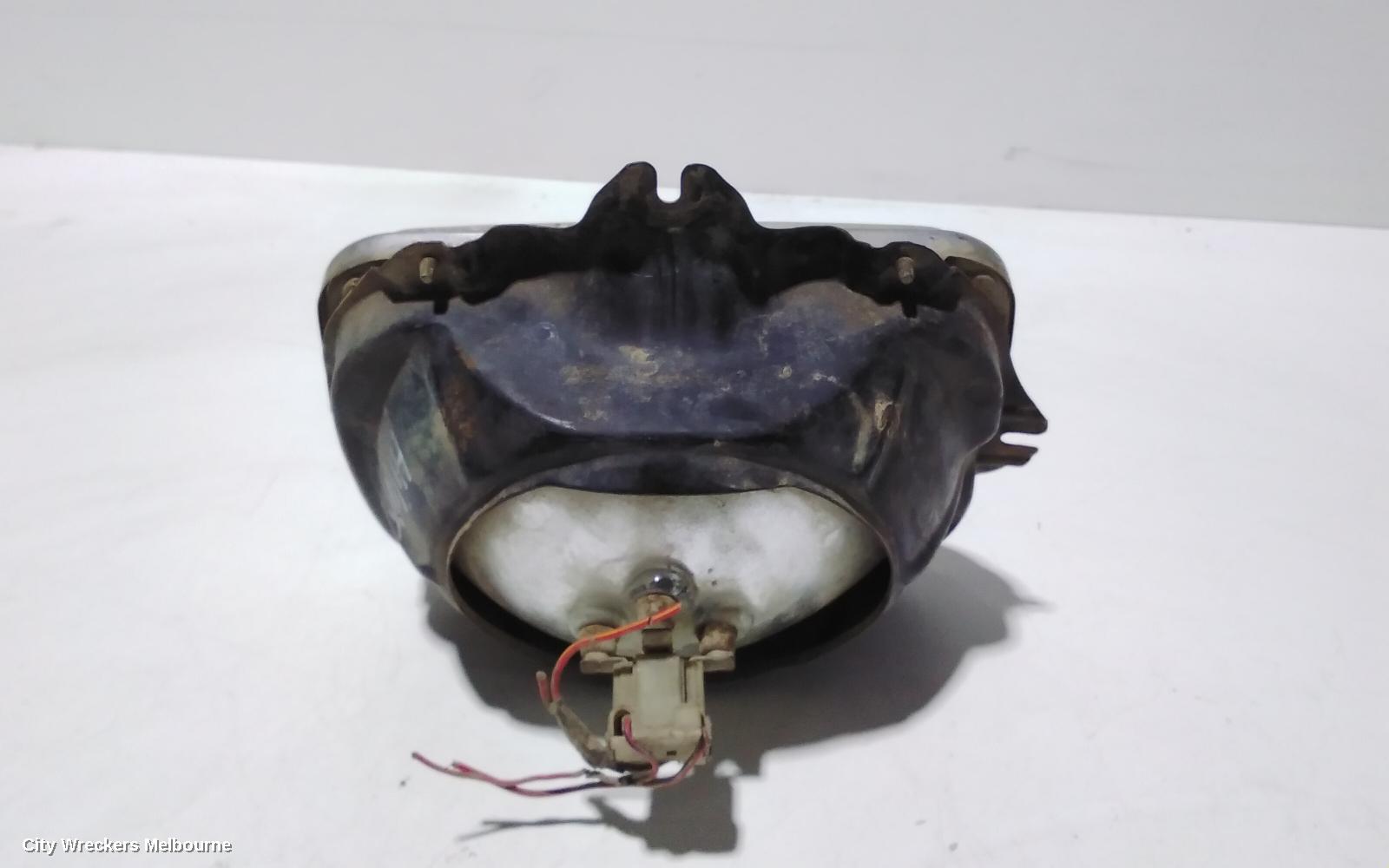 TOYOTA HILUX LEFT HEADLAMP, HALOGEN, 09/1997 - 03/2005